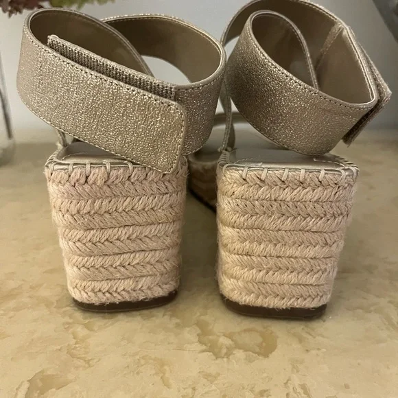 Franco Sarto Wedge- like NEW ⭐️ - Picture 4 of 5